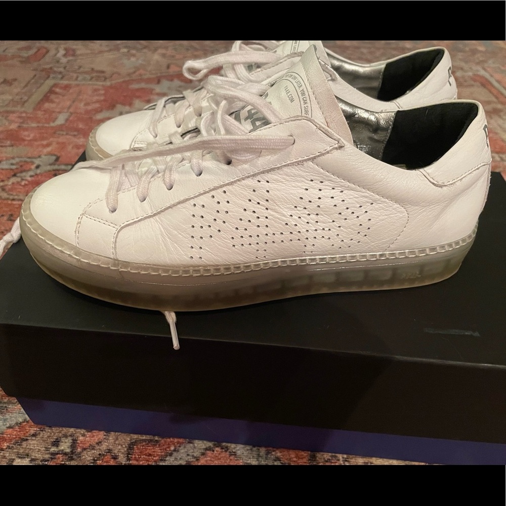 EUC P448 John Low Tops Size 8